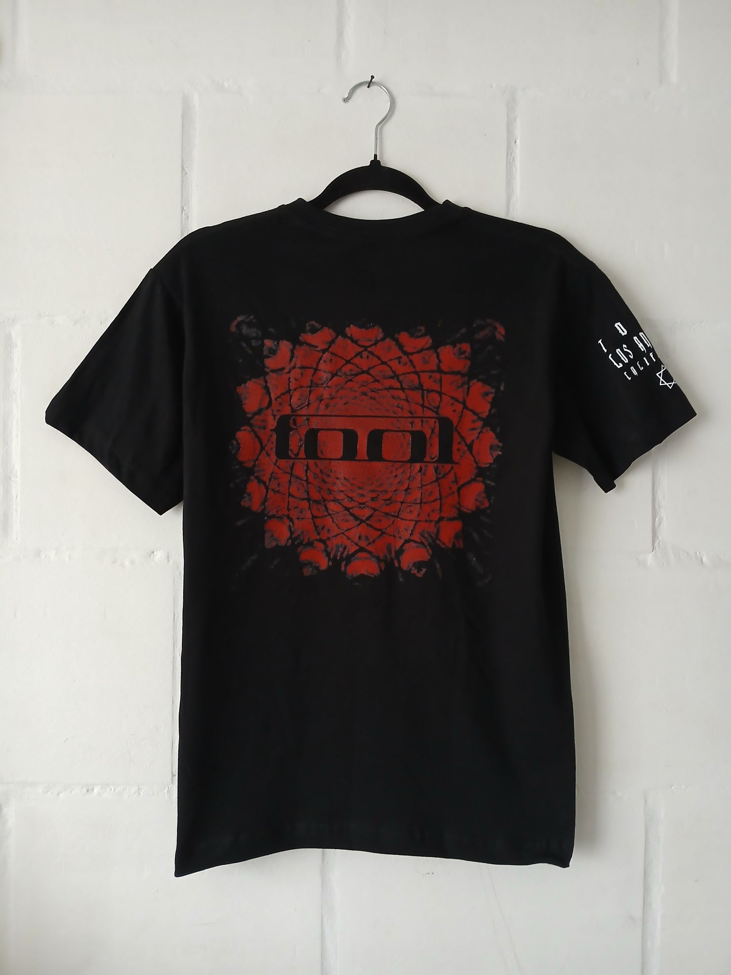 Camiseta TOOL Red Eyes