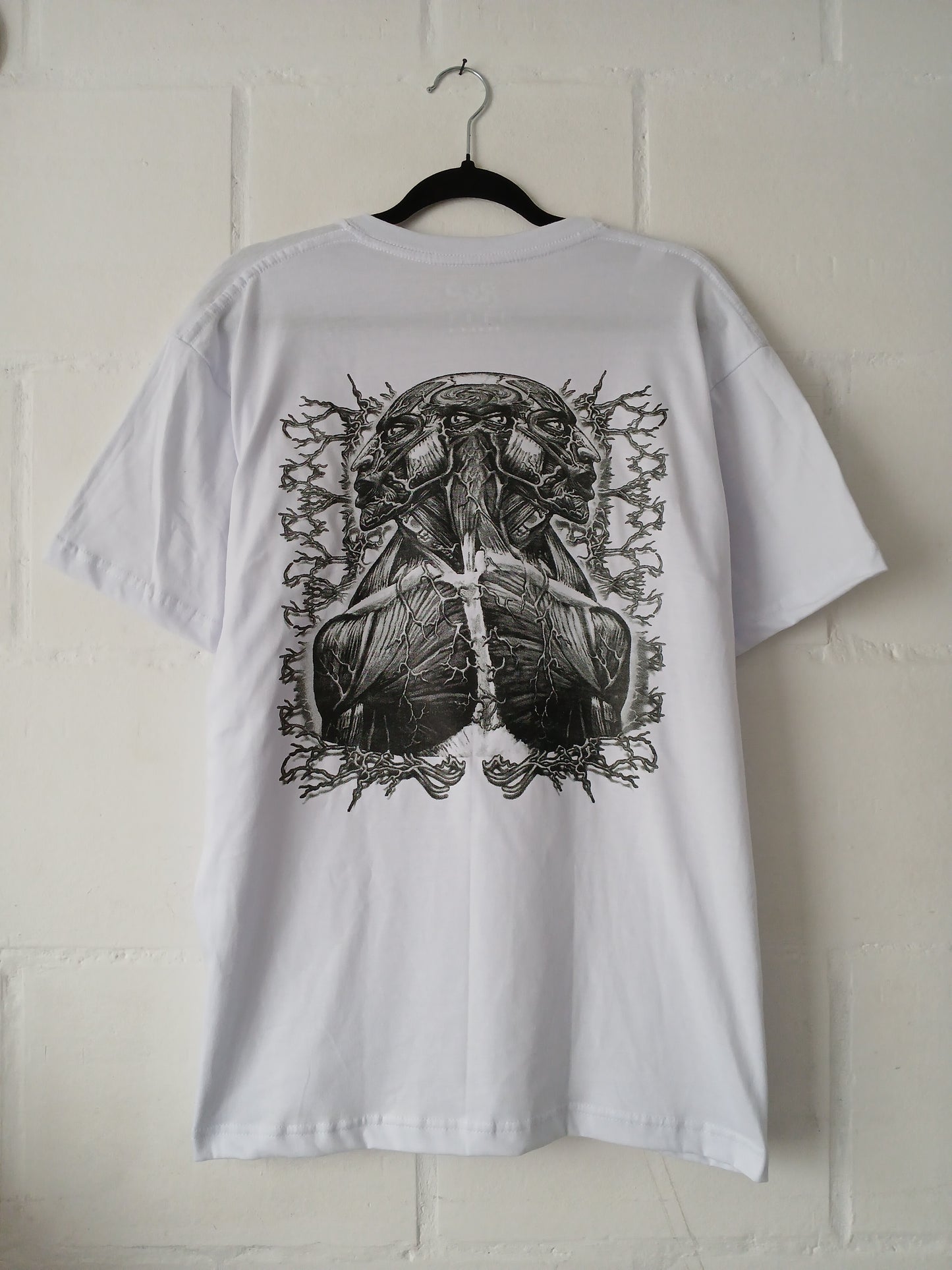 Camiseta Tool Human Twins